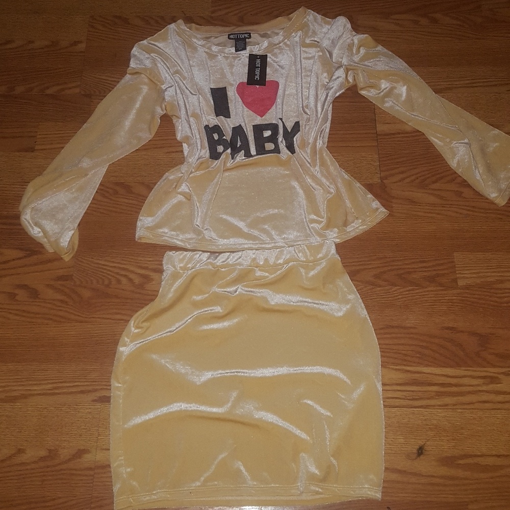 Yellow velvet 2 piece NWT